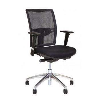 Daily Office tweedehands bureaustoel met zwarte netweave rug en gestoffeerde zitting. Met aluminium gepolijst onderstel
