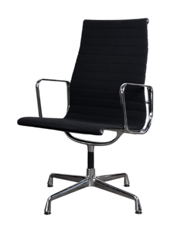 Vitra vergaderstoel EA109 met hoge rug en armleggers, chroom onderstel met glijders (tweedehands)