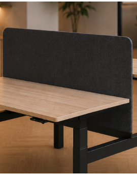 Akoestische tussenwand van PET Filt, in moderne kantoorinrichting voor een duo werkplek van Desko