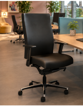 Daily Office ergonomische bureaustoel met NEN-EN en NPR normering. Volledig zwarte stoffering en aluminium onderstel